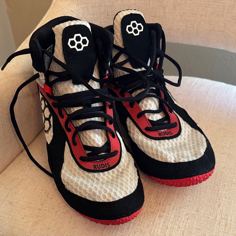 RUDIS Wrestling shoes - Black and Red